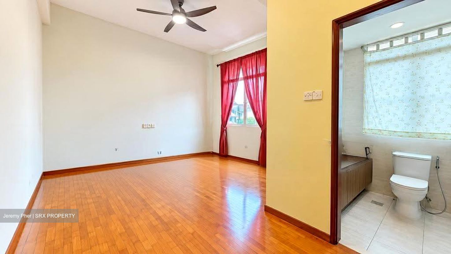 SERANGOON GARDEN WAY (D19), Terrace #626569421